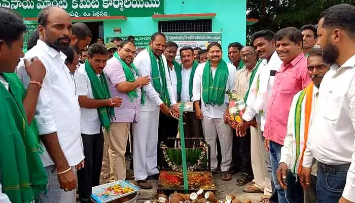 MLA :రైతుల ముఖాల్లో ఆనందం వెల్లివిరియాలి