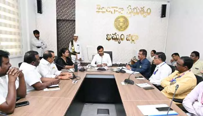 Collector Muzammil Khan : బ్యాంకు గ్యారంటీ ఉంటేనే ధాన్యం కేటాయింపు