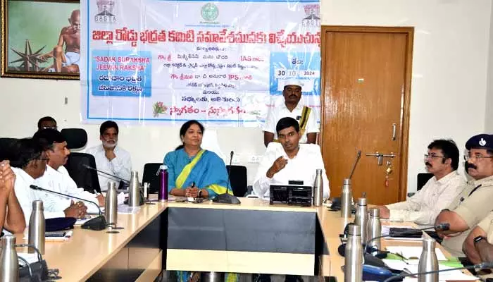 Collector : రహదారి భద్రతతో జీవితానికి రక్షణ