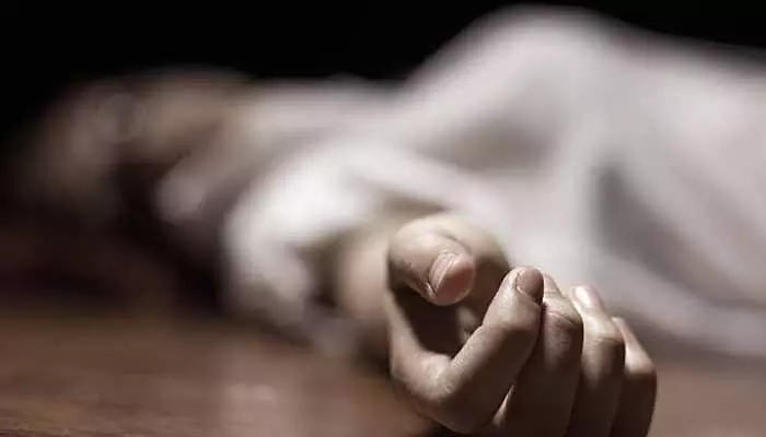 Woman Murder: తూ.గో. జిల్లాలో దారుణం.. మహిళపై సామూహిక హత్యాచారం