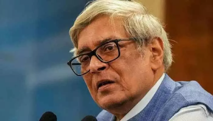 Bibek Debroy: ప్రధాని మోడీ ఎకనామిక్ కౌన్సిల్ చీఫ్ బిబేక్ దెబ్రాయ్ కన్నుమూత