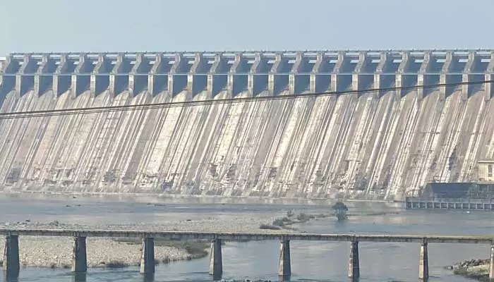 Nagarjuna Sagar: డేంజర్‌ జోన్‌లో నాగార్జున సాగర్‌..!