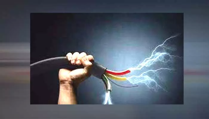 electric shock : విద్యుదాఘాతంతో అన్నదాత దుర్మరణం