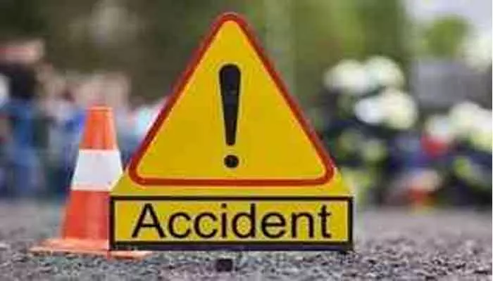 Accident : వాహనం ఢీకొని గుర్తు తెలియని వ్యక్తి మృతి