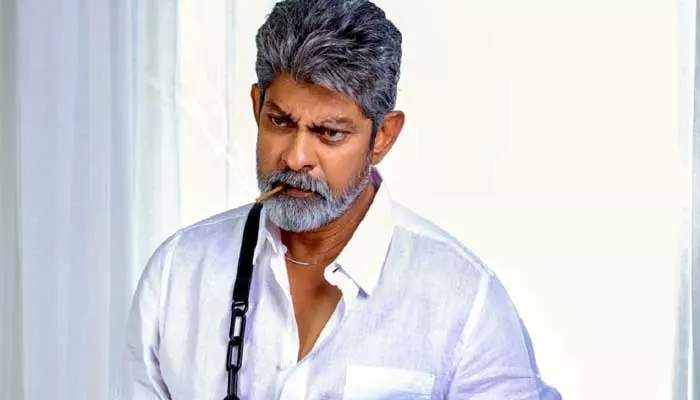 Jagapathi Babu: జగపతి బాబు ఓవర్ యాక్షన్.. సోషల్ మీడియాలో కొంచెం స్టైల్ కొట్టబోయి..!