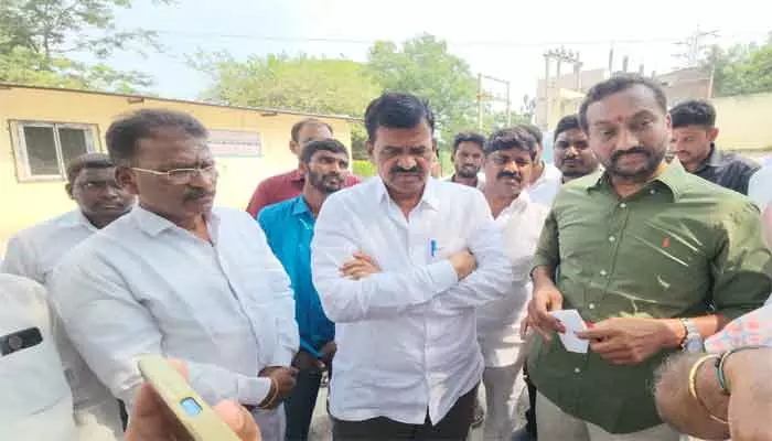 Medak MP : కొమురయ్య మృతిపై విచారణ జరపాలి