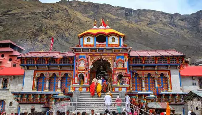 Badrinath ఆలయంలో 17వ తేదీ వరకు దర్శనాలు