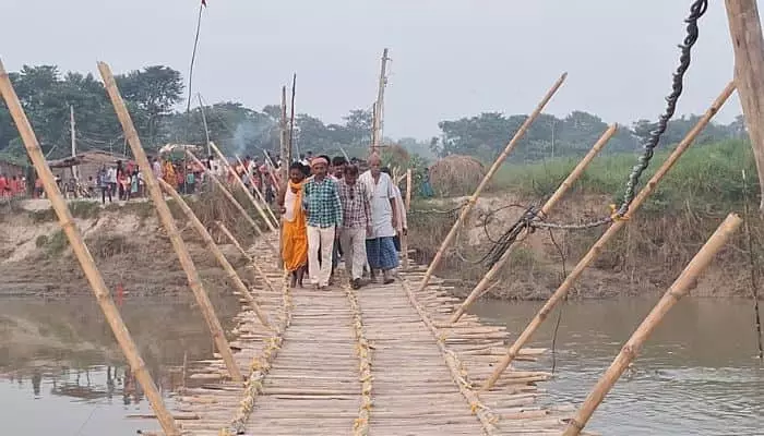 Aurai : విరాళాలతో బాగ్మతి నదిపై వంతెన.. ఆరాయ్ గ్రామస్తుల ఐకమత్యం