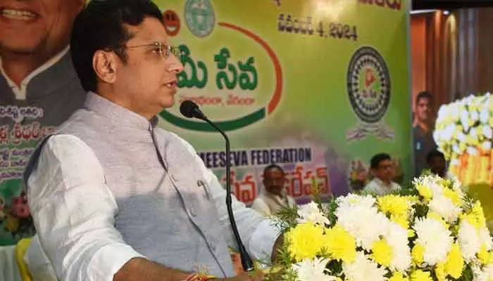 Minister Sridhar Babu : మీసేవ కేంద్రాల నిర్వహకులకు త్వరలో కమిషన్ పెంచుతాం