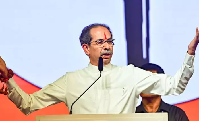 Uddhav Thackeray: ఉద్ధవ్ వర్గానికి చెందిన ఐదుగురు అసమ్మతి నేతలపై వేటు