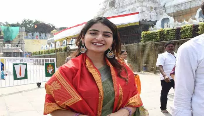 Tirumala:శ్రీవారి సేవలో సినీనటి అనన్య నాగేళ్ల