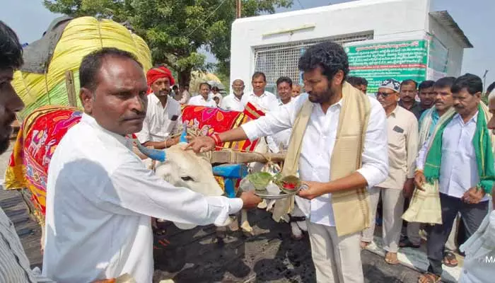 Both MLA : పత్తి కొనుగోలు (సీసీఐ) కేంద్రం ప్రారంభం..