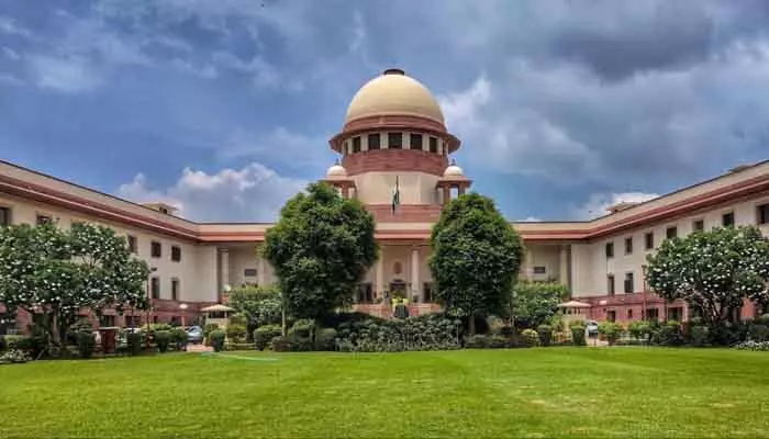 Supreme Court: అలీగఢ్ యూనివర్సిటీకి మైనార్హీ హోదాపై సుప్రీం కోర్టు కీలక తీర్పు