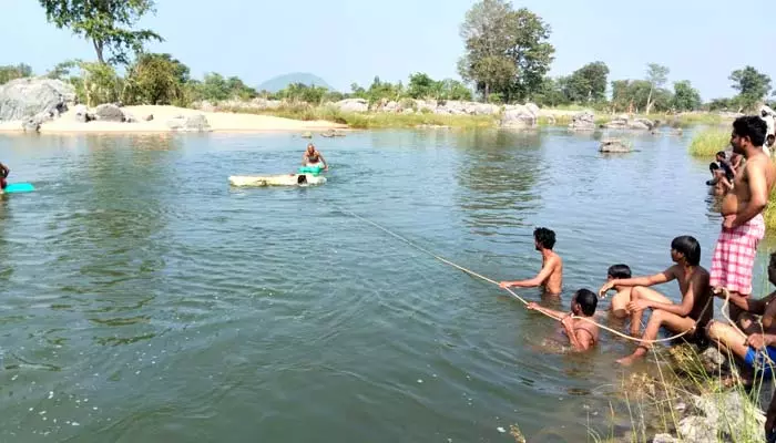 గోదావరిలో యువకుడు గల్లంతు