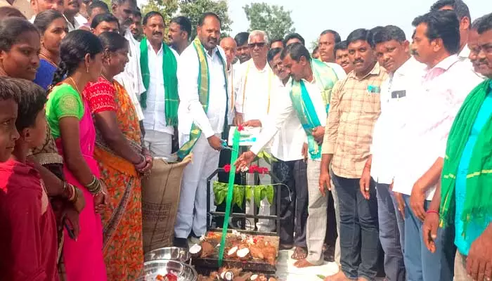 ధాన్యం తూకంలో రైతులను మోసం చేయొద్దు