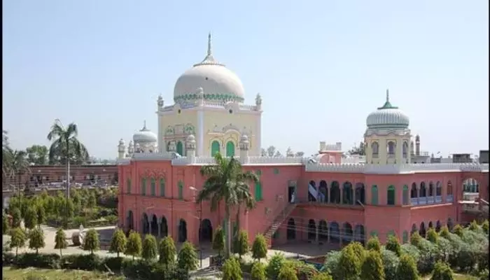 Deoband : ‘దారుల్ ఉలూమ్ దే‌వ్‌బంద్’ కీలక నిర్ణయం.. మహిళా సందర్శకుల ప్రవేశంపై బ్యాన్ ఎత్తివేత