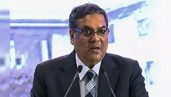 CJI Khanna: అత్యవసర కేసుల్లో మౌఖిక ప్రస్తావన సరికాదు.. సీజేఐ సంజీవ్ ఖన్నా