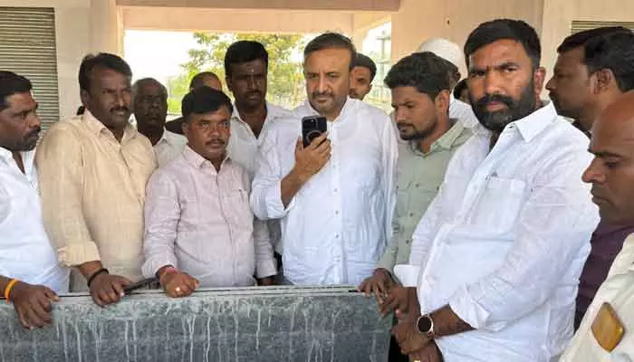 బస్టాండ్‌ నిర్మాణం త్వరగా పూర్తి చేయాలి