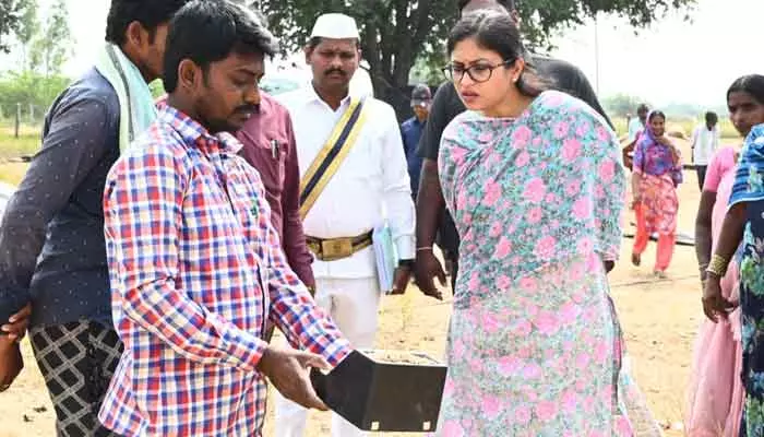 కొనుగోలు చేసిన ధాన్యం.. మిల్లులకు తరలించాలి