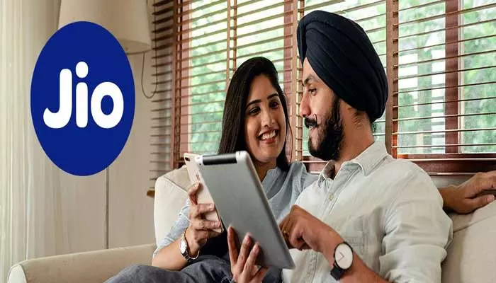 Reliance Jio: జియో సిమ్ యూజర్లకు గుడ్ న్యూస్.. కేవలం రూ.11కే 10జీబీ డేటా..!