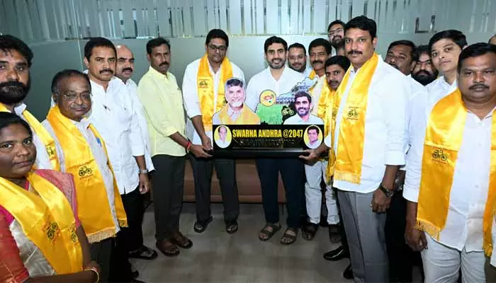 తూర్పుగోదావరి జిల్లాలో వైసీపీకి భారీ షాక్.. టీడీపీలో చేరిన కీలక నేతలు