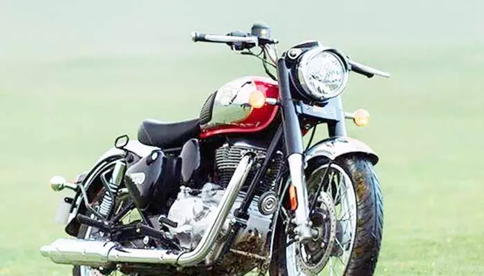 Royal Enfield: రాయల్ ఎన్‌ఫీల్డ్‌ లవర్స్‌కు భారీ శుభవార్త.. 350సీసీలో అదిరిపోయే లుక్‌తో న్యూ బైక్..!!