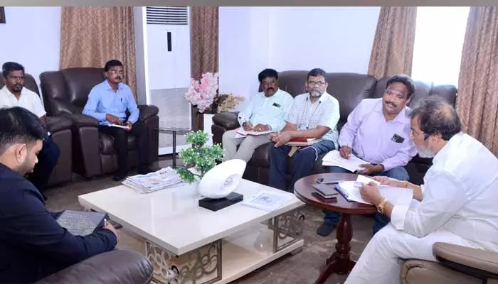 విద్యాసంస్థలకు నల్లా కనెక్షన్లు ఇవ్వాలి.. మంత్రి దామోదర్ రాజనరసింహ..