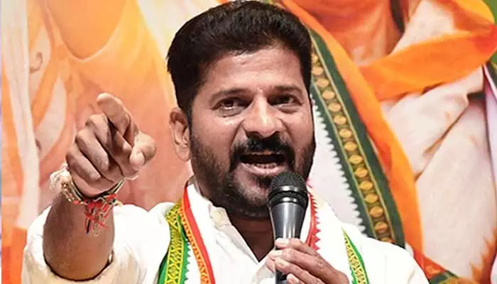 CM Revanth Reddy: మహారాష్ట్రను దోచుకునేందుకు ఇద్దరు గుజరాతీలు దిగారు.. సీఎం రేవంత్ సంచలన వ్యాఖ్యలు