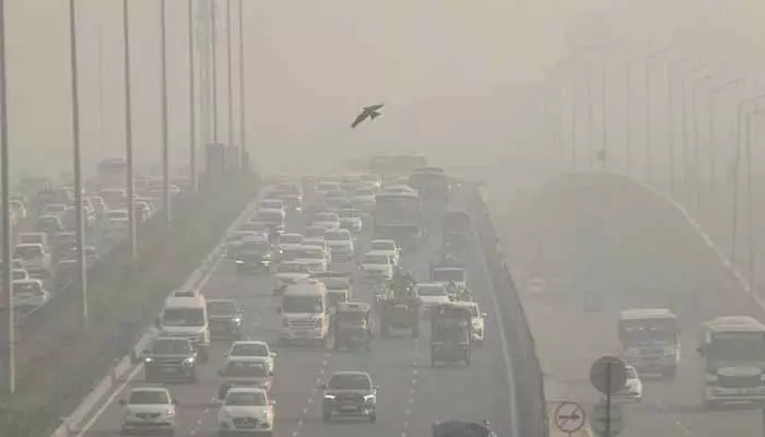 Delhi Pollution: ప్రమాదకరంగా ఢిల్లీ వాయుకాలుష్యం.. జీఆర్ఏపీ-4 అమలు