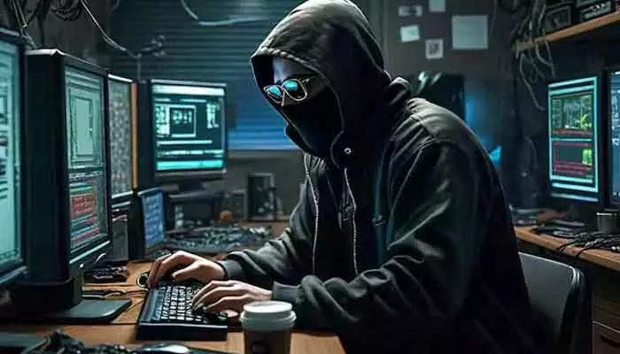 Cyber Fraud: రూ.19 వేలకు కక్కుర్తి పడితే.. రూ.10 కోట్లు కాజేశారు