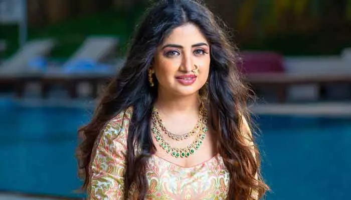 POONAM KAUR: ‘ఆ స్టార్ హీరో నన్ను వేధిస్తున్నాడు’.. దుమారం రేపుతున్న పూనమ్ కౌర్ ట్వీట్