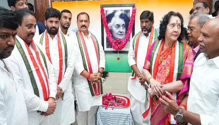 Indira Gandhi : దివంగత ప్రధాని ఇందిరాగాంధీకి డిప్యూటీ సీఎం భట్టి నివాళులు