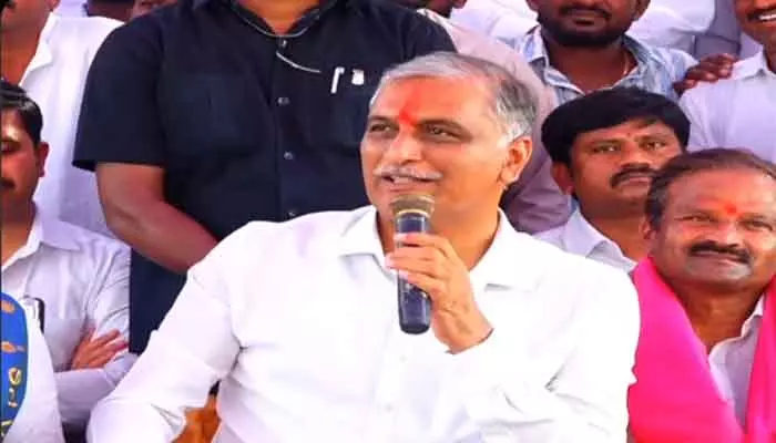 Harish Rao : మందు అమ్మకపోతే సీఎం రేవంత్ రెడ్డి పాలనలో మోమోలు : హరీశ్ రావు