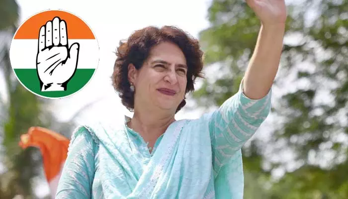 Priyanka Gandhi: వయనాడ్‌‌లో దూసుకెళ్తున్న ప్రియాంక గాంధీ.. ఎన్ని వేల ఓట్ల లీడ్ అంటే?