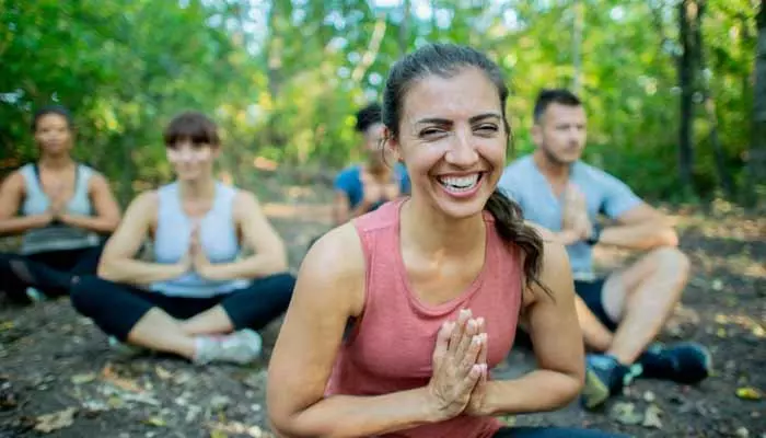 Laughter Yoga: ప్రతీ రోజూ నవ్వితే ఇన్ని ప్రయోజనాలా..?