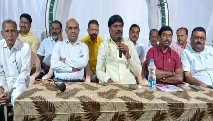 పోరాటాలకు సిద్ధంగా ఉండండి: మాజీ ఎమ్మెల్యే పెద్ది