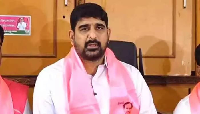 Kaushik Reddy : బీఆర్ఎస్ ఎమ్మెల్యే పాడి కౌశిక్ రెడ్డికి నోటీసులు