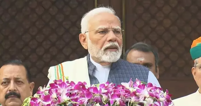 PM Modi: గూండాయిజంతో సభను నియంత్రిస్తున్నారు. పార్లమెంటు చర్చలపై మోడీ కామెంట్స్