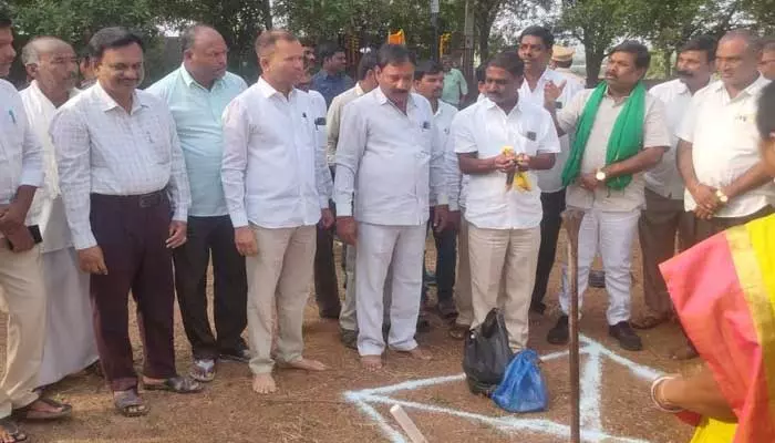 ప్రైవేటు పాఠశాలలకు ధీటుగా ప్రభుత్వ పాఠశాలల అభివృద్ధి : అచ్చంపేట ఎమ్మెల్యే