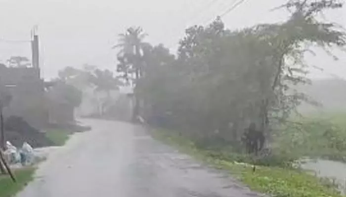 Cyclone: దూసుకొస్తున్న తుపాన్.. తమిళనాడులో భారీ వర్షాలు కురిసే చాన్స్ !