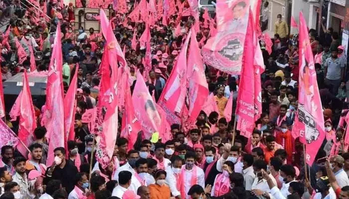 బీఆర్ఎస్ ఆధ్వర్యంలో గురుకుల బాట కార్యక్రమం