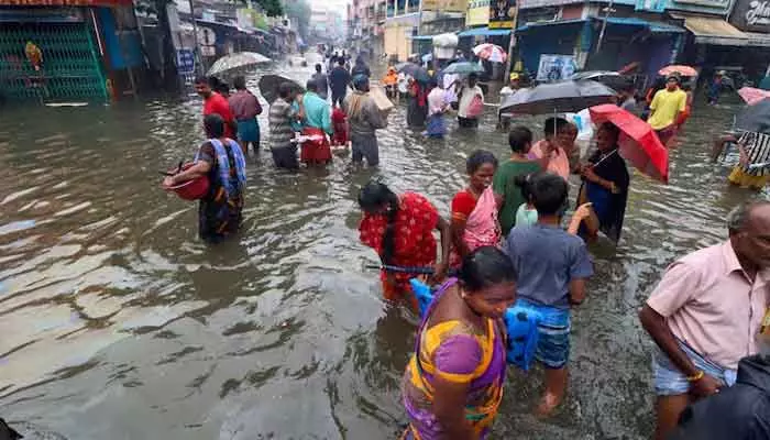 Fengal Cyclone : ఫెంగల్ తుఫాన్ ఎఫెక్ట్.. తమిళనాడులో విద్యాసంస్థలకు సెలవులు