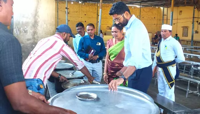 విద్యార్థులకు నాణ్యమైన భోజనాన్ని అందించాలి