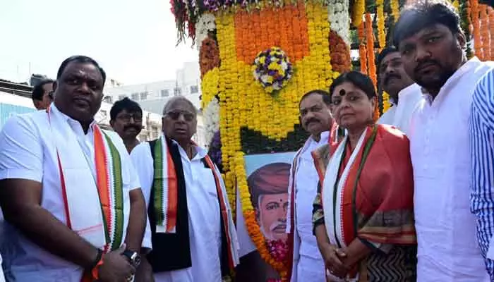 TPCC: ఫూలే ప్రయత్నాలు స్పూర్తినిస్తూనే ఉన్నాయి.. పీసీసీ చీఫ్ మహేష్ కుమార్