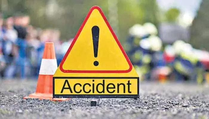 Road Accident: ఘోర రోడ్డు ప్రమాదం.. స్పాట్‌లోనే నలుగురు దుర్మరణం