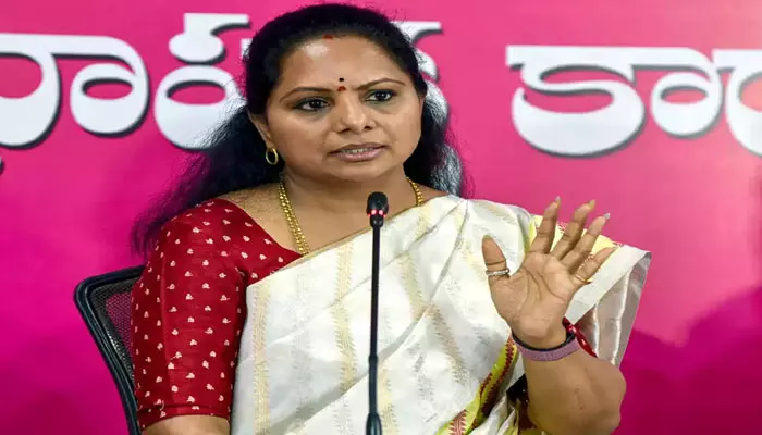 MLC Kavitha: కాంగ్రెస్ ప్రభుత్వంపై శాంతియుతంగా పోరాటం చేయాలి.. మీడియాతో ఎమ్మెల్సీ కవిత