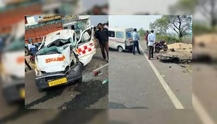 Road Accident : కర్నూల్ నుంచి చంపారన్ వెళ్తున్న అంబులెన్స్ బోల్తా