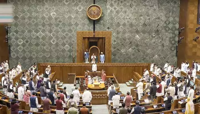 Parliament : రాజ్యాంగంపై 13, 14 తేదీల్లో లోక్‌సభలో, 16, 17 తేదీల్లో రాజ్యసభలో చర్చ