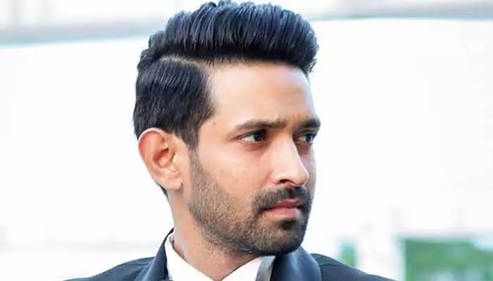 Vikrant Massey: దయచేసి విక్రాంత్ మస్సేను విమర్శించకండి.. డైరెక్టర్ ఆసక్తికర పోస్ట్