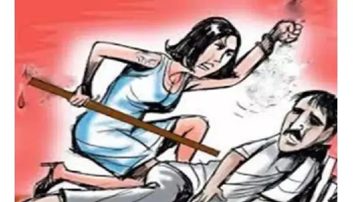 Women Bites Husbands Finger: నానబెట్టిన శనగలు తినలేదని భర్త వేలు కొరికేసిన భార్య!